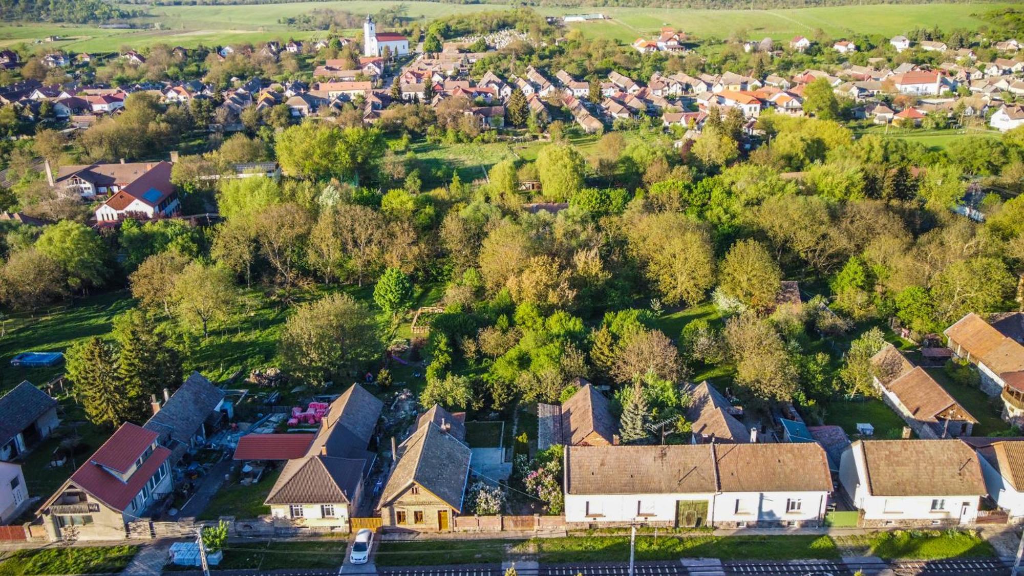 Minifaktura Loft Apartman & Reggelizo Es Etelbar Szokolya Buitenkant foto