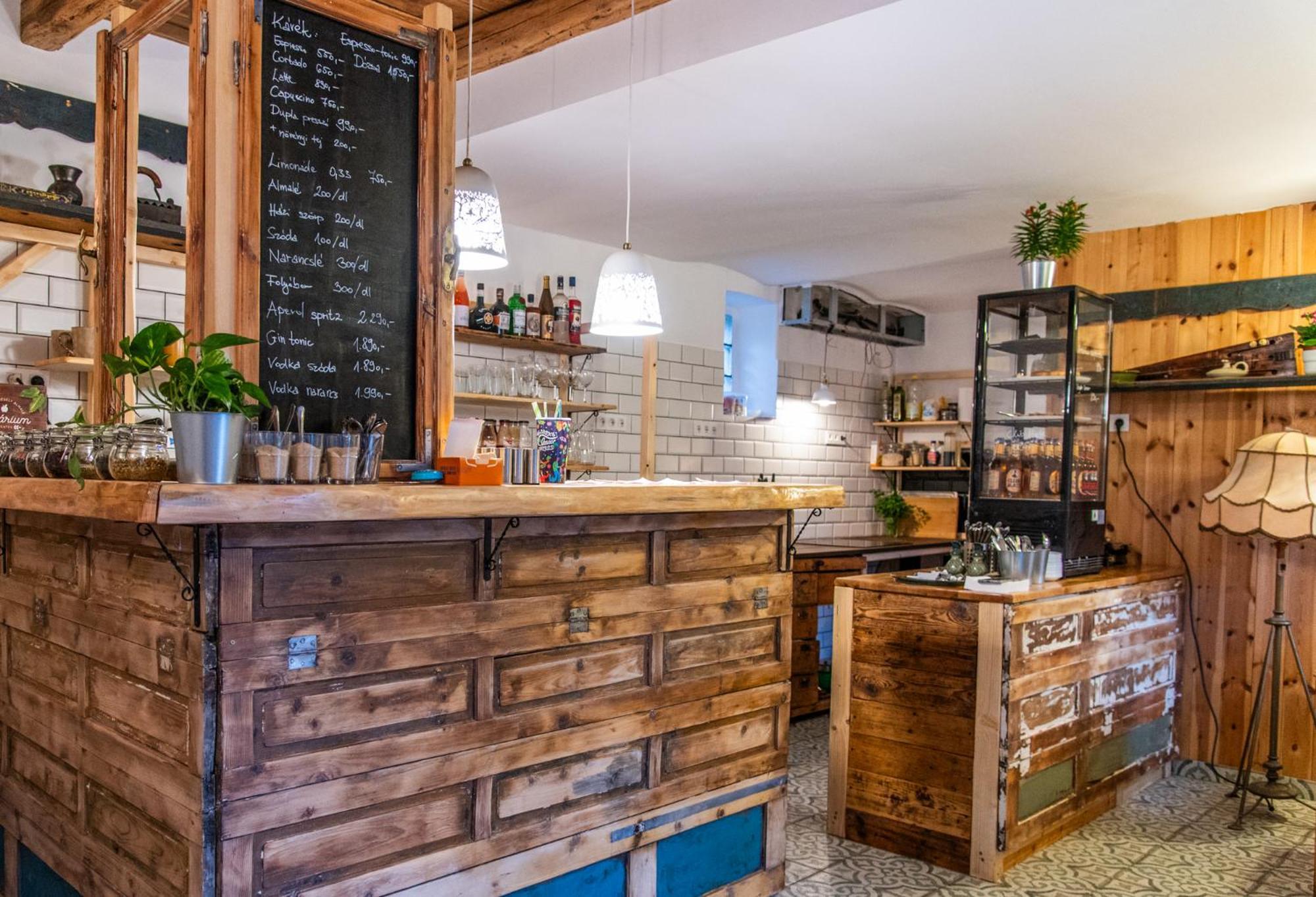 Minifaktura Loft Apartman & Reggelizo Es Etelbar Szokolya Buitenkant foto